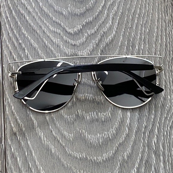Unisex Mirrored Sunglasses - Picture 6 of 9